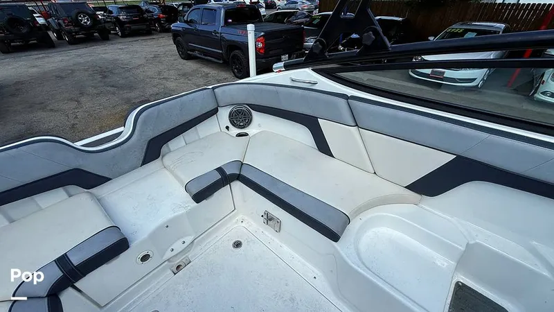 Slide: The Image of Yamaha 212x 2013 - 15860029