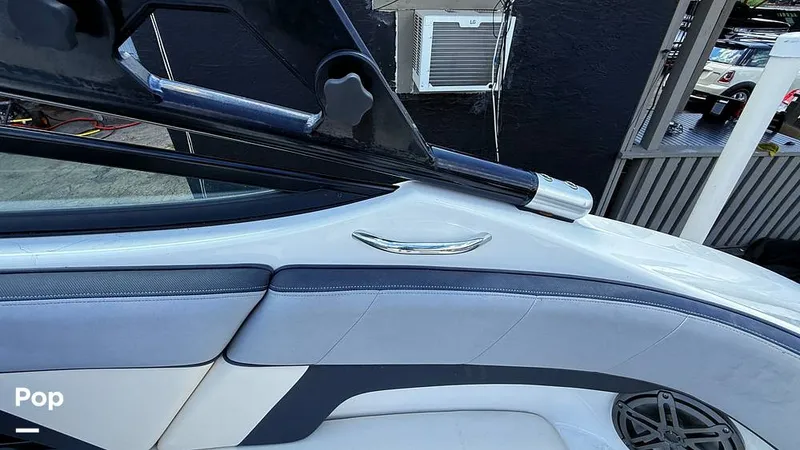 Slide: The Image of Yamaha 212x 2013 - 15860033