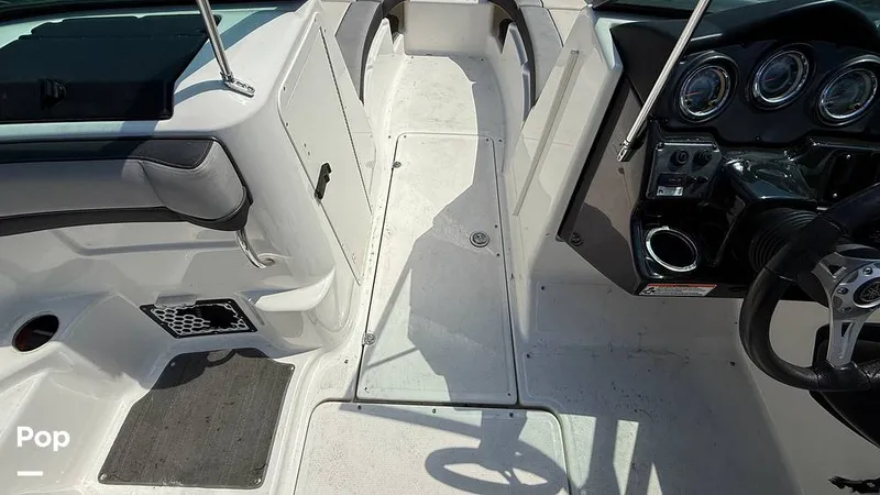 Slide: The Image of Yamaha 212x 2013 - 15860038