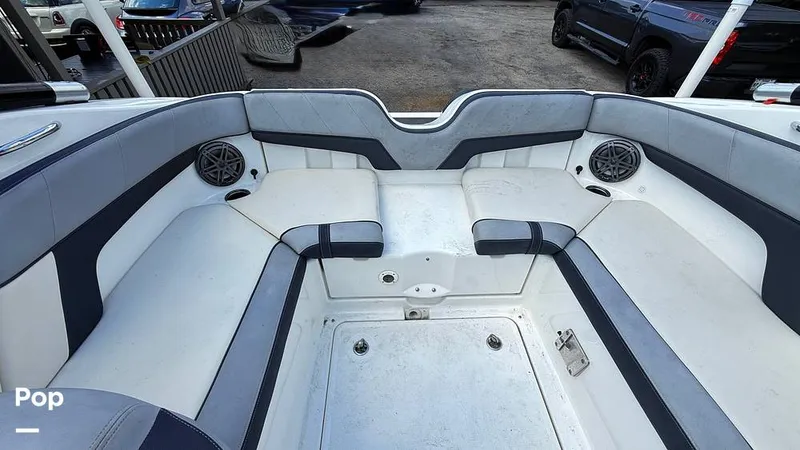 Slide: The Image of Yamaha 212x 2013 - 15860066