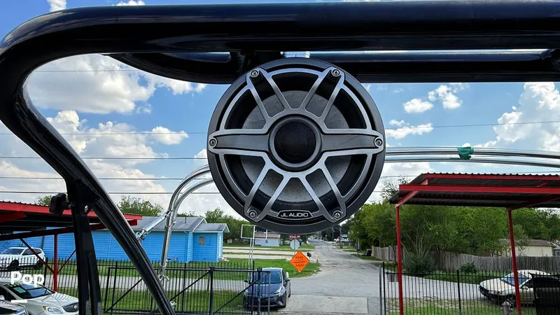 Slide: The Image of Stereo Speakers - 15860074