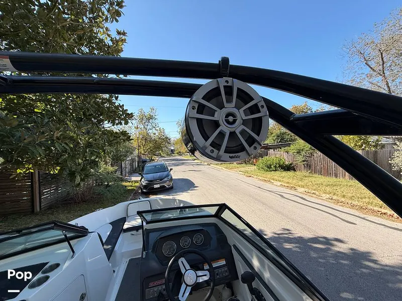 Slide: The Image of Sea Ray SPX210 2015 - 16057577