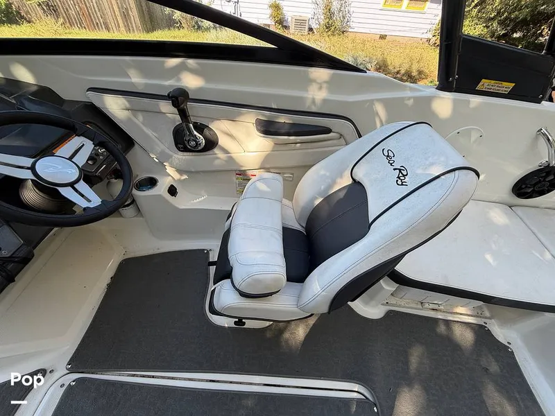 Slide: The Image of Sea Ray SPX210 2015 - 16057597