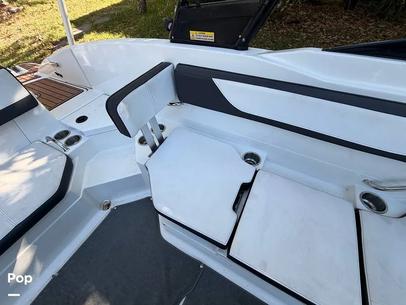 Slide: The Image of Sea Ray SPX210 2015 - 16057606