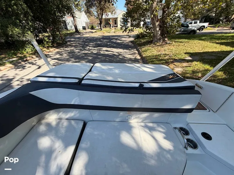 Slide: The Image of Sea Ray SPX210 2015 - 16057616