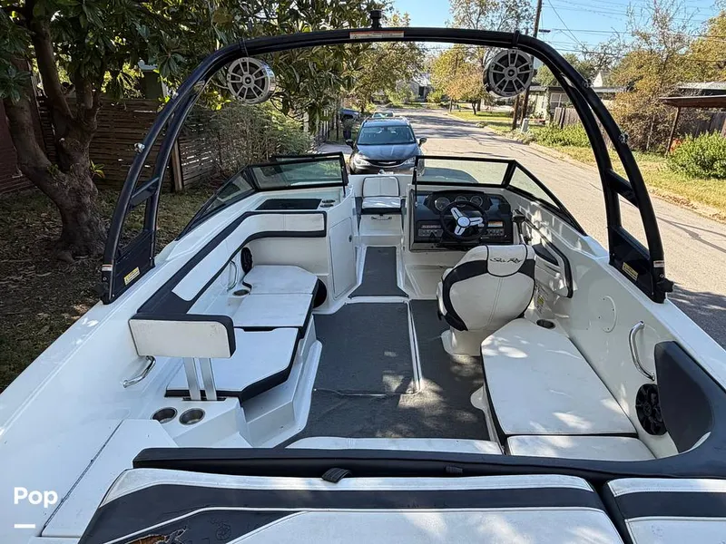 Slide: The Image of Sea Ray SPX210 2015 - 16057622