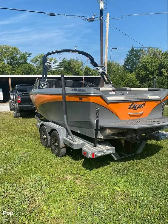 Slide: The Image of Tige R21 2017 - 15892370