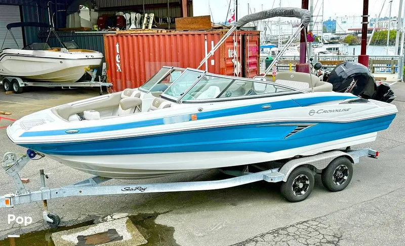 The Image of Crownline Boats E 215 XS 2022 - 15812171
