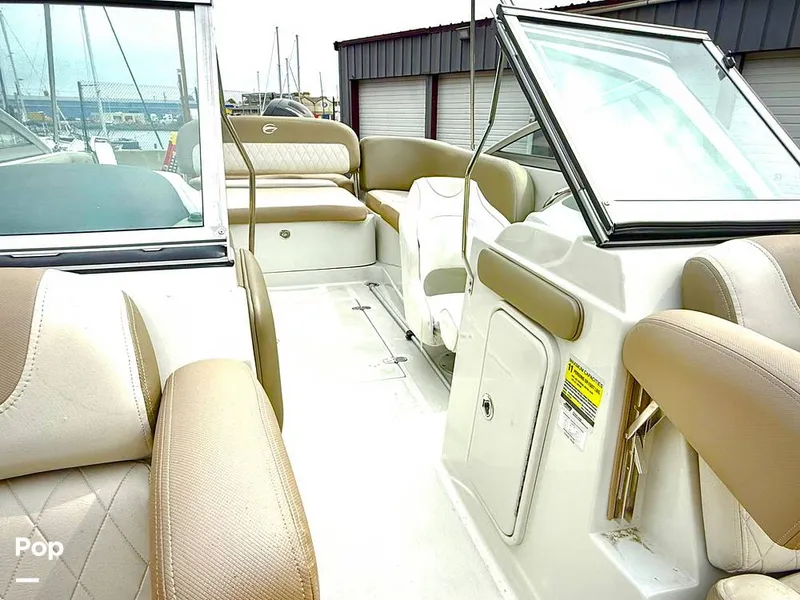 Slide: The Image of Crownline Boats E 215 XS 2022 - 15812200