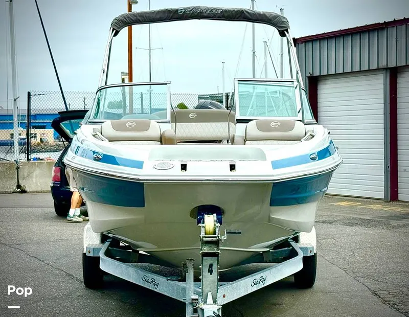 Slide: The Image of Crownline Boats E 215 XS 2022 - 15812143