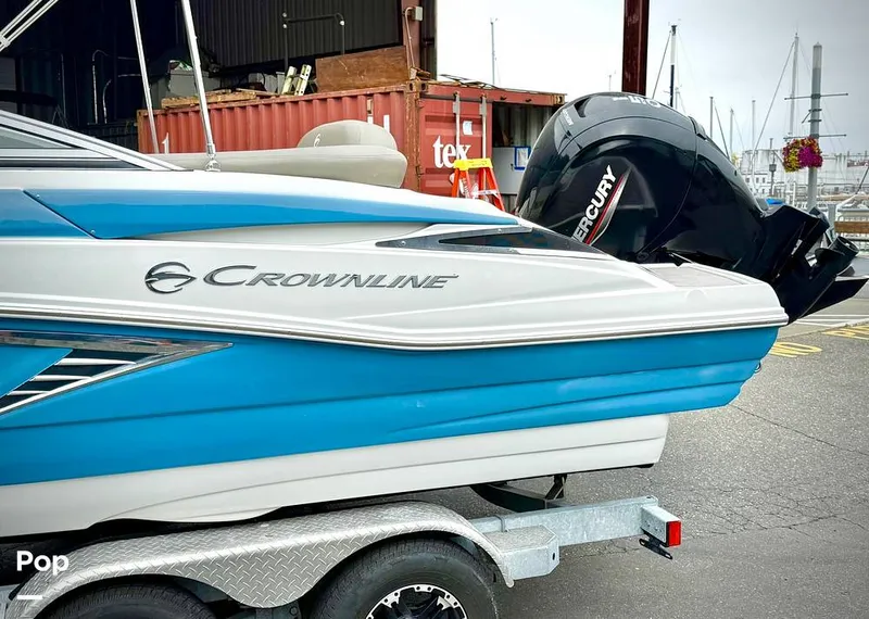 Slide: The Image of Crownline Boats E 215 XS 2022 - 15812144