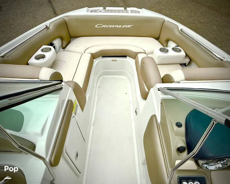 Slide: The Image of Crownline Boats E 215 XS 2022 - 15812181