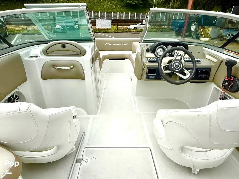 Slide: The Image of Crownline Boats E 215 XS 2022 - 15812183