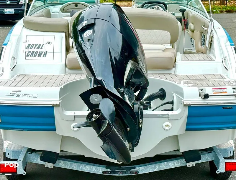 Slide: The Image of Crownline Boats E 215 XS 2022 - 15812175
