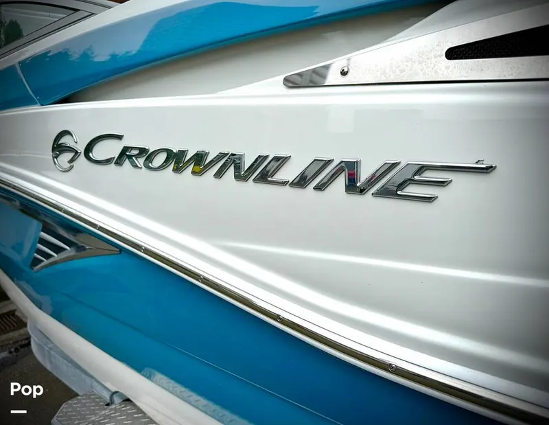 Slide: The Image of Crownline Boats E 215 XS 2022 - 15812180