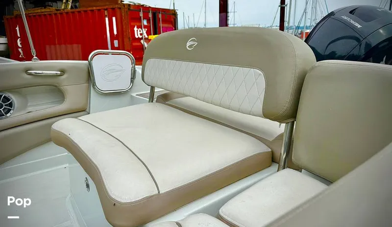 Slide: The Image of Crownline Boats E 215 XS 2022 - 15812182