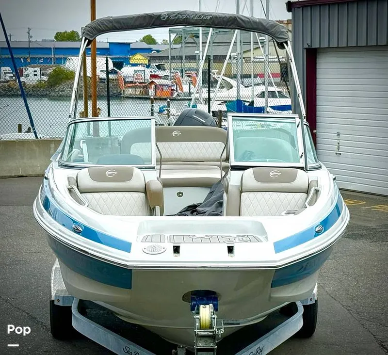 Slide: The Image of Crownline Boats E 215 XS 2022 - 15812147