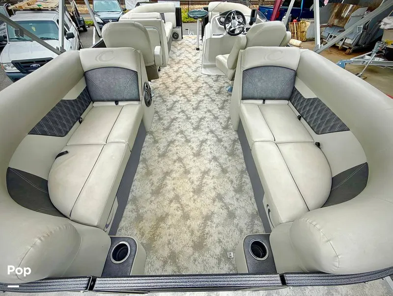 Slide: The Image of Crest Classic 220 DLX 2021 - 15811611