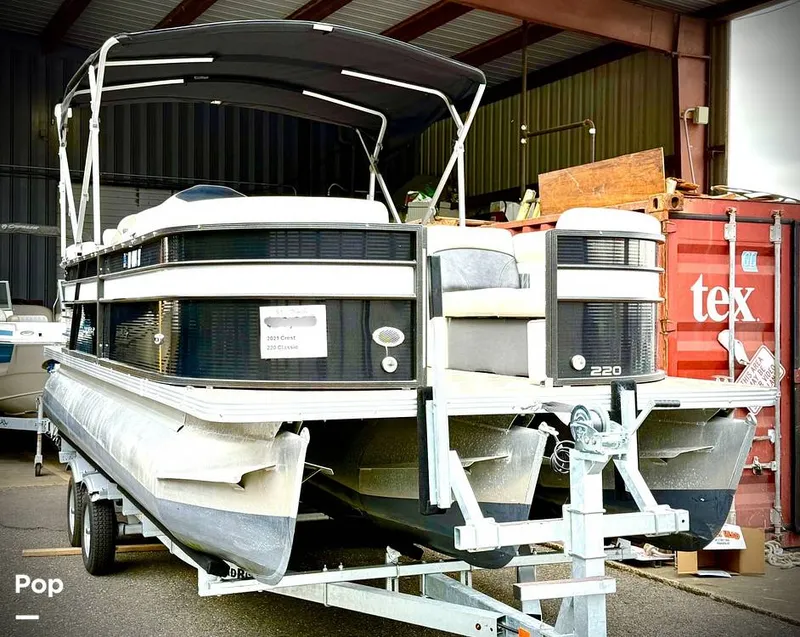 Slide: The Image of Crest Classic 220 DLX 2021 - 15811529