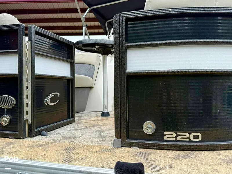 Slide: The Image of Crest Classic 220 DLX 2021 - 15811549