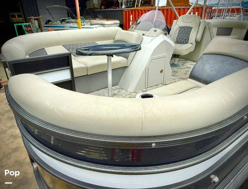 Slide: The Image of Crest Classic 220 DLX 2021 - 15811569