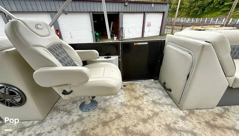 Slide: The Image of Crest Classic 220 DLX 2021 - 15811581