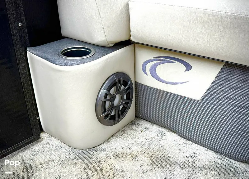 Slide: The Image of Crest Classic 220 DLX 2021 - 15811587