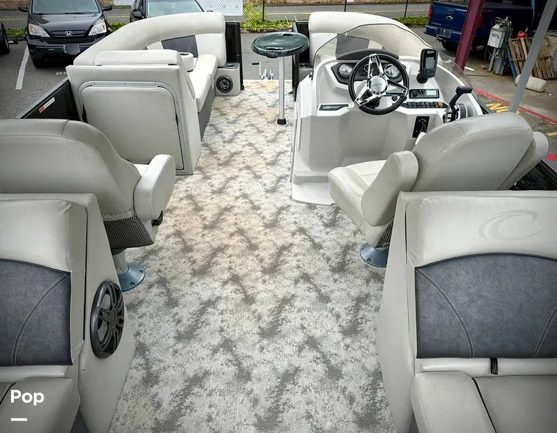 Slide: The Image of Crest Classic 220 DLX 2021 - 15811592