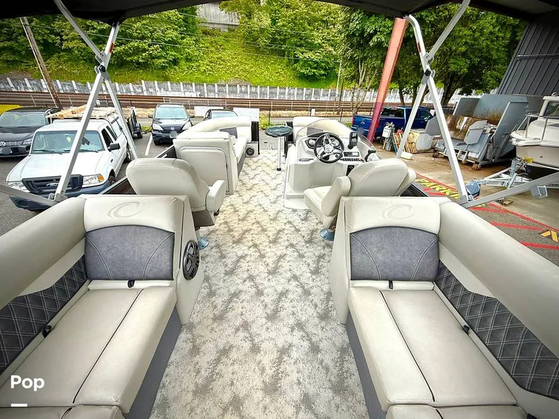 Slide: The Image of Crest Classic 220 DLX 2021 - 15811593