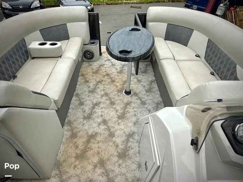 Slide: The Image of Crest Classic 220 DLX 2021 - 15811599