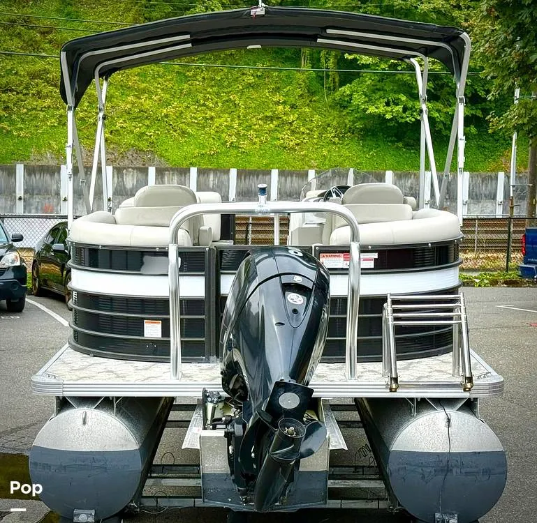 Slide: The Image of Crest Classic 220 DLX 2021 - 15811573