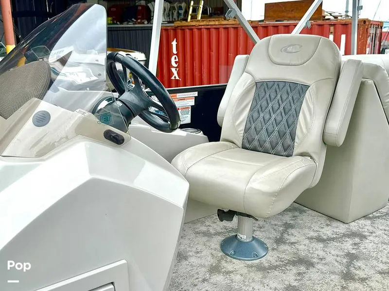 Slide: The Image of Crest Classic 220 DLX 2021 - 15811601