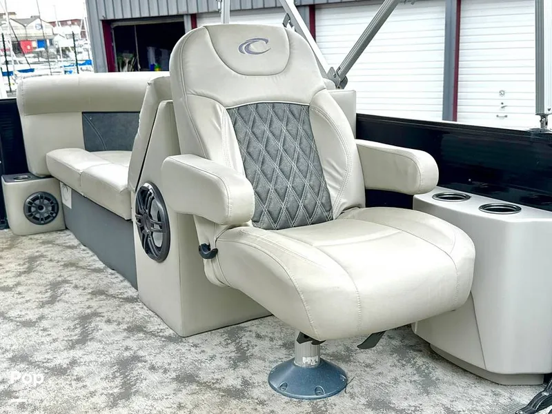 Slide: The Image of Crest Classic 220 DLX 2021 - 15811608