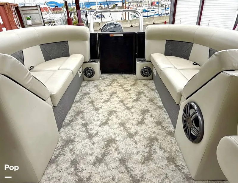 Slide: The Image of Crest Classic 220 DLX 2021 - 15811610