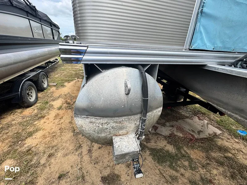 Slide: The Image of Qwest Adventure Series 818VX Fish 2019 - 15824948