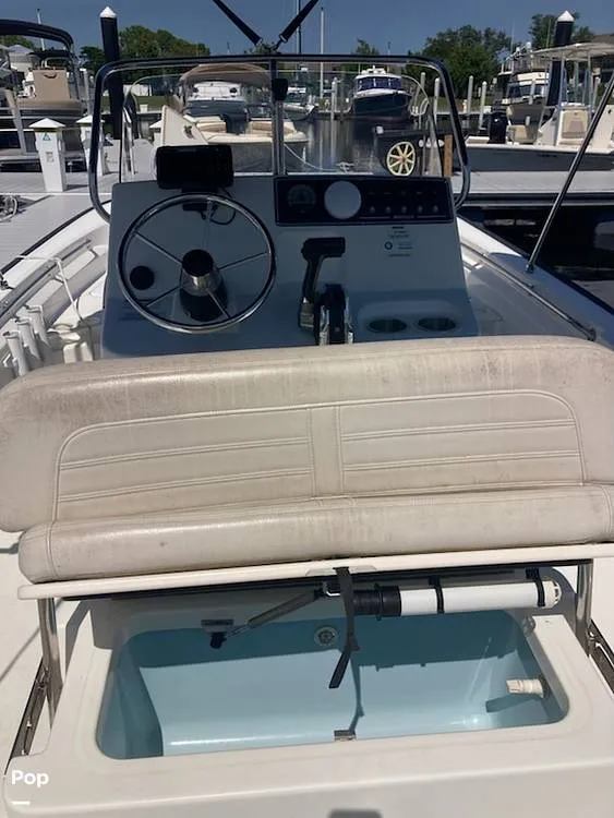 Slide: The Image of Boston Whaler 190 Montauk 2023 - 15779626