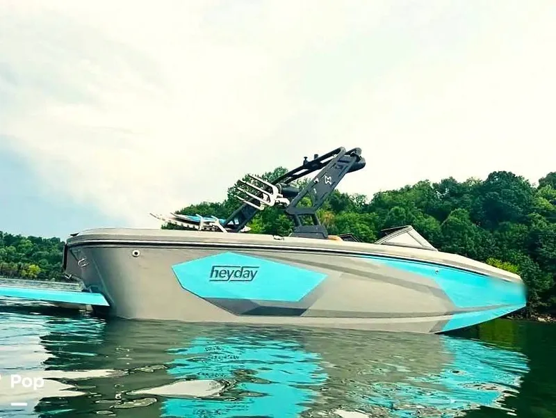 Slide: The Image of Heyday Wake Boats WT-2DC 2022 - 15811872