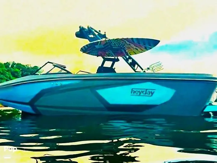 Slide: The Image of Heyday Wake Boats WT-2DC 2022 - 15812246