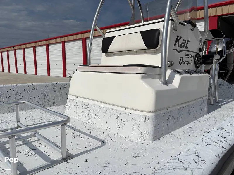 Slide: The Image of Passenger Seat With Backrest And Cooler - 15830279