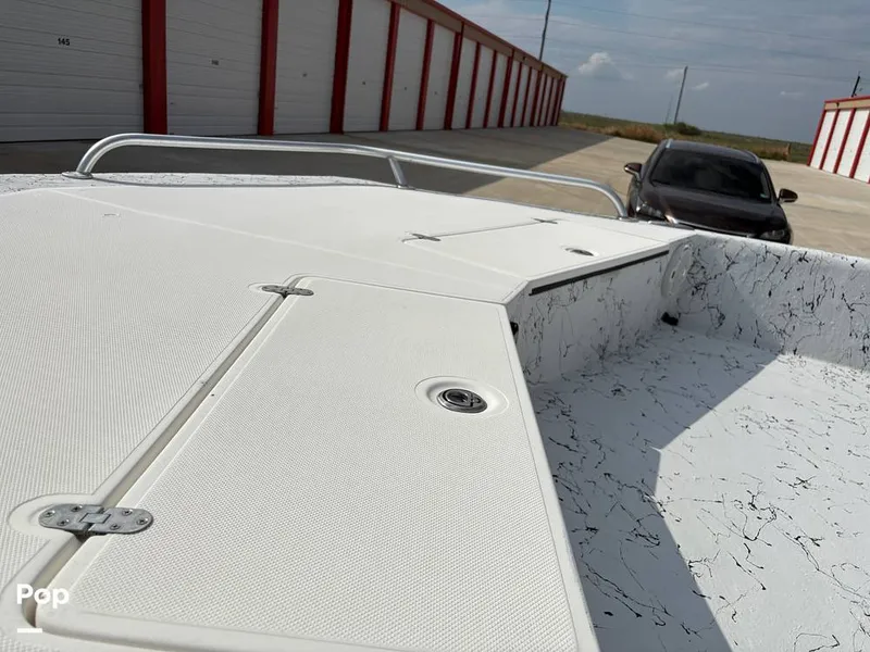 Slide: The Image of Bow Casting Deck With Storage - 15830290