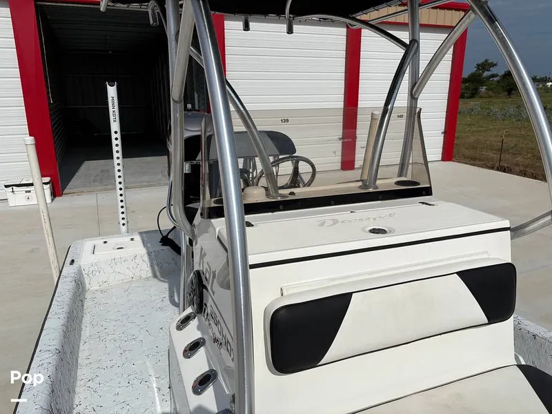 Slide: The Image of Passenger Seat With Backrest And Cooler - 15830298