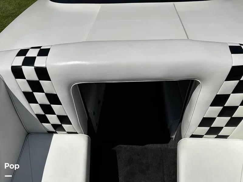 Slide: The Image of Commander 26 Signature 2000 - 15882969