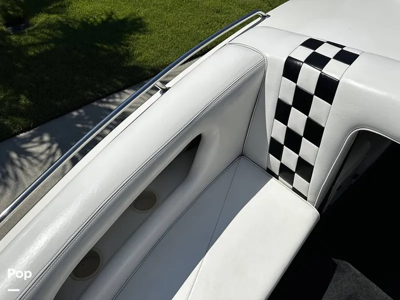 Slide: The Image of Commander 26 Signature 2000 - 15882970