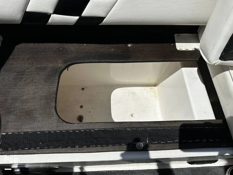 Slide: The Image of Commander 26 Signature 2000 - 15882973