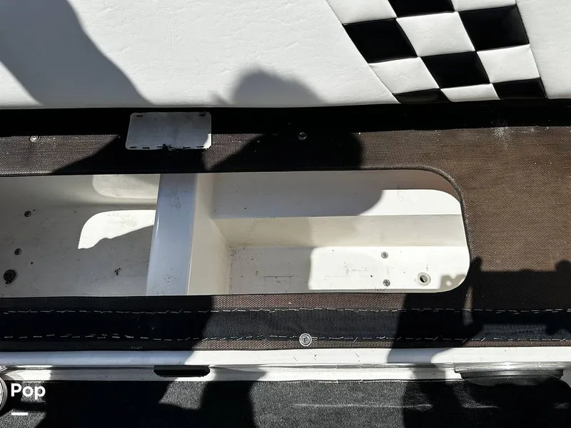 Slide: The Image of Commander 26 Signature 2000 - 15882974