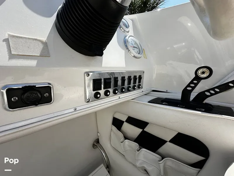 Slide: The Image of Commander 26 Signature 2000 - 15882923