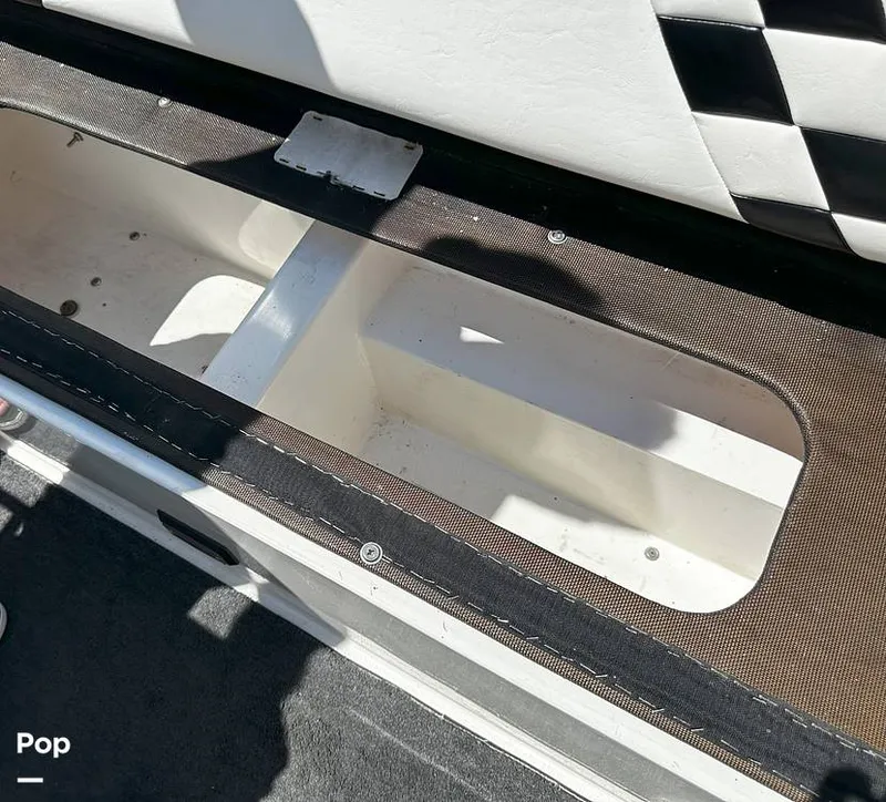 Slide: The Image of Commander 26 Signature 2000 - 15882939