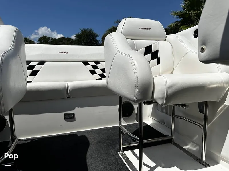 Slide: The Image of Commander 26 Signature 2000 - 15882953