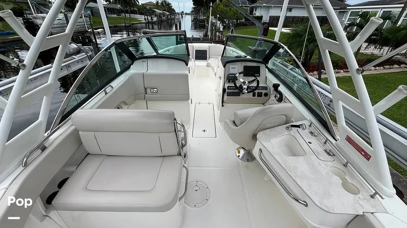 Slide: The Image of Boston Whaler 230 Vantage 2019 - 15825068