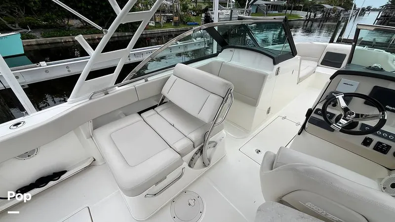 Slide: The Image of Boston Whaler 230 Vantage 2019 - 15825070